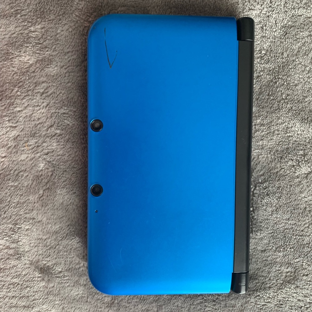 Nintendo 3DS XL Blue Zelda games and more!